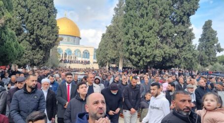 Sebanyak 60 Ribu Muslim Palestina Tunaikan Shalat Jumat di Al-Aqsa
