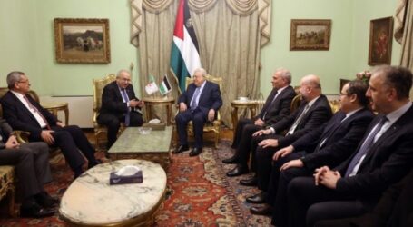 Presiden Abbas dan Menlu Aljazair Diskusi Perkembangan Palestina