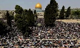 Suasana Awal Ramadhan, Warga Palestina Shalat Jumat di Masjid Al-Aqsa