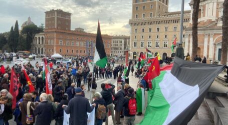 Ratusan Aktivis Pro-Palestina Roma Protes Kunjungan Netanyahu