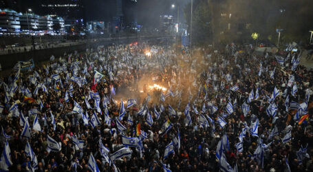 Protes Massal Meletus di Israel Pasca Pemecatan Menteri Pertahanannya