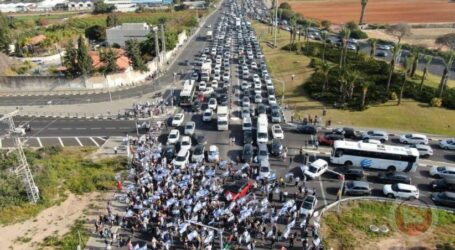Aksi Protes Besar-Besaran Melanda Seluruh Kota di Israel