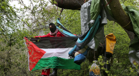 Aksi Palestina Dirikan Kamp Protes di Luar Pabrik Drone Israel di Leicester