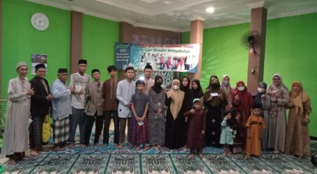 Yayasan Mandiri Hidayatullah Bersama Wanita Syarikat Islam Salurkan Bantuan Anak Yatim di Depok