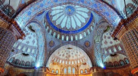 Masjid Biru Istanbul Kembali Dibuka Setelah Lima Tahun Renovasi