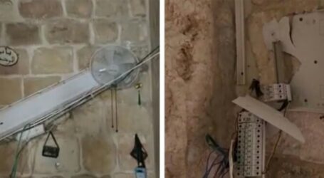 Pasukan Israel Hancurkan Instalasi Listrik Area Sholat Masjid Al-Aqsa
