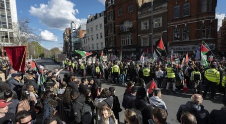 Unjuk Rasa di Kedubes Israel di London, Tuntut Hentikan Serangan Terhadap Masjid Al-Aqsa