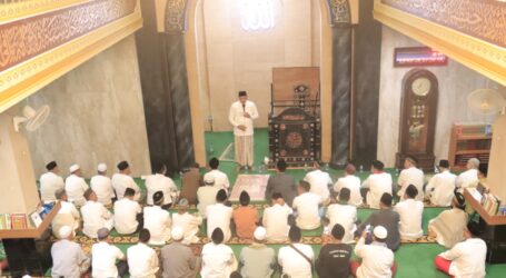 Akhir Ramadhan, Plt Wali Kota Bekasi Ajak Umat Islam Terus Memakmurkan Masjid