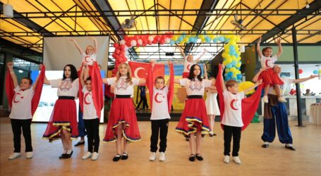 Anak-Anak Yatim Ukraina Peringati Tahun Pertama Mereka Tinggal di Turkiye