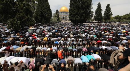 130.000 Jamaah Shalat Jumat di Masjid Al-Aqsa