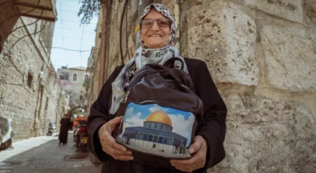 Takbir dan Teriakan Nenek Perempuan Penjaga Al-Aqsa