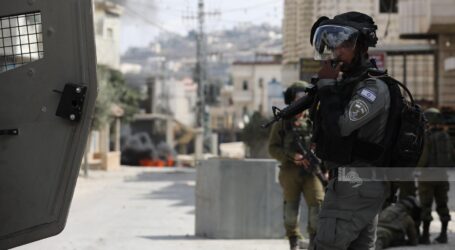 Dua Pemuda Palestina Terluka Saat Menghadapi Pasukan Israel