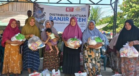 Dewan Dakwah Salurkan Bantuan Sembako Korban Banjir Luapan Sungai Tripa Aceh