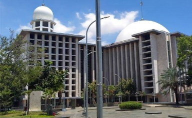 Parkir Liar di Depan Masjid Istiqlal Ditertibkan