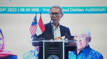 Prof Sudarnoto Luncurkan Buku “Malaysia, Jalan Terjal Menuju Bangsa Demokratis”