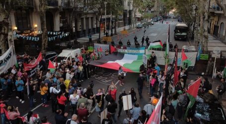 Aksi Demonstrasi Nakba di Depan Kedutaan Israel Buenos Aires