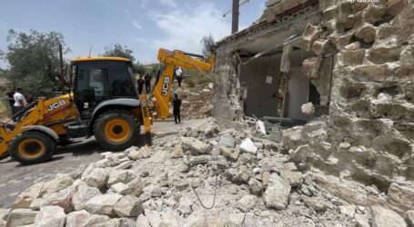 Pendudukan Israel Paksa Warga Palestina Hancurkan Rumahnya di Um Tuba, Al-Quds