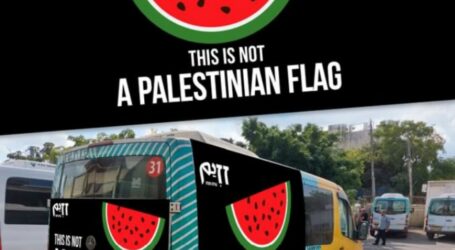 Pendemo di Tel Aviv Bawa Poster Gambar Semangka, Sindir Kebijakan Israel