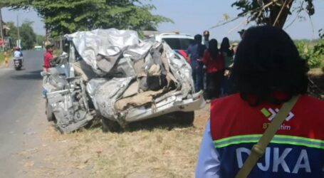 KA Tabrak Mobil di Jombang, 6 Orang Meninggal, 2 Luka Berat
