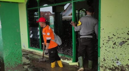 Bantu Korban Banjir Lahar Dingin Gunung Semeru, BAZNAS Terjunkan Tim Penyelamat
