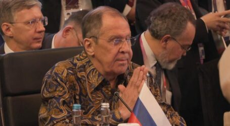 Lavrov, Blinken Pakai Batik Hadiri KTT EAS di Jakarta