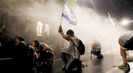 Jajak Pendapat: Warga Israel Takut Terjadi Perang Saudara