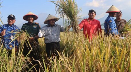 Bupati Semarang Ajak Petani Gunakan Pupuk Organik