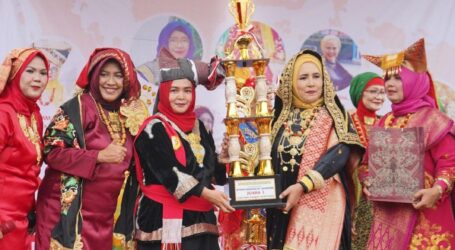 Pakaian Adat Padang Magek Jadi Juara di Parade Budaya Nusantara