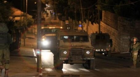 Pemuda Palestina Lawan Serbuan Pasukan Israel di Beita