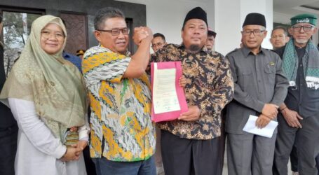 Aliansi Pergerakan Islam Jabar Gelar Aksi Tolak Pembangunan Patung Soekarno