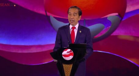 Presiden Jokowi Tutup KTT Ke-43 ASEAN dan Serahkan Keketuaan ke Laos
