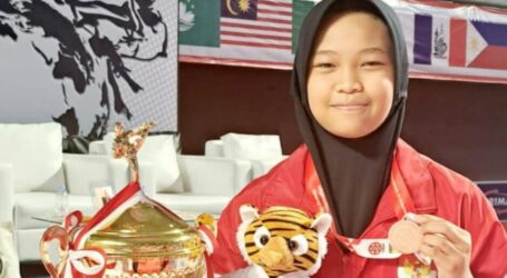 Siswi Madrasah Pekanbaru Sumbang Medali Perak Karatedo International Championships 2023
