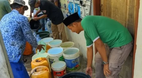 MWCNU Garut Salurkan Bantuan Air Bersih