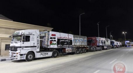 Ratusan Truk Bawa Bantuan Kemanusiaan Padati Perbatasan Rafah Menunggu Izin Masuk Gaza
