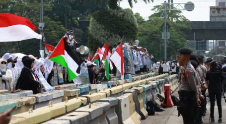 Massa Aksi Damai Bela Palestina di Kedubes AS Jakarta Mulai Berdatangan