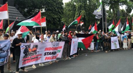 AWG Semarang Bersama Sejumlah Elemen Umat Islam Gelar Aksi Damai Bela Palestina