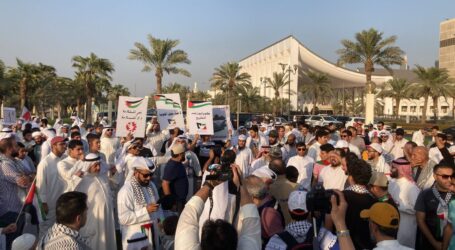 Warga Kuwait Turun ke Jalan Dukung Perjuangan Palestina