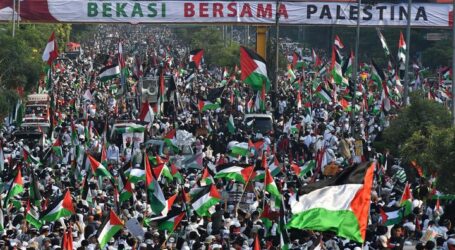 Ribuan Massa Bekasi Suarakan Dukungan Palestina