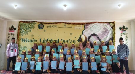 MI Al-Fatah Cileungsi Gelar Wisuda Tahfidzul Quran