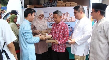 Program Sedekah Makan Gratis ‘Jumat Berkah’ di Masjid IPB