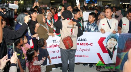 Relawan RS Indonesia Gaza, Farid Al-Ayubi, Tiba di Tanah Air