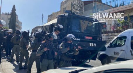 Pasukan Israel Serang Jamaah, Blokir Akses ke Masjid Al-Aqsa