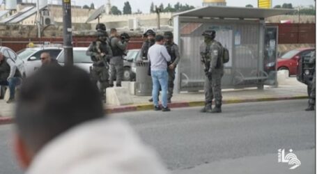 Pasukan Israel Pasang Penghalang Cegah Warga Palestina Shalat Jumat di Masjid Al-Aqsa