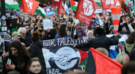 Ribuan Pengunjuk Rasa di Paris Dukung Palestina