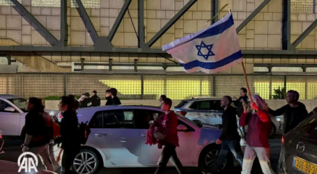 Tuntut Netanyahu Mundur, Ribuan Orang Tutup Jalan Utama di Tel Aviv