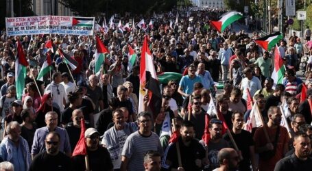 Ribuan Orang Demo di Kedutaan Israel di Athena, Protes Serangan ke Gaza