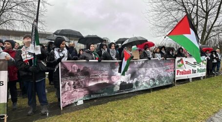 Demo Pro-Palestina di Berlin di Bawah Hujan Lebat
