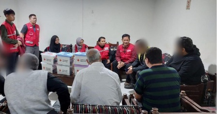 PMI Salurkan Paket Hygiene Kits untuk Pengungsi Gaza di Mesir 