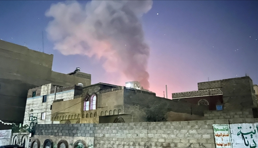 Kelompok Houthi di Yaman mengumumkan bahwa AS dan Inggris melancarkan serangan udara di Sanaa. (dok. Anadolu)