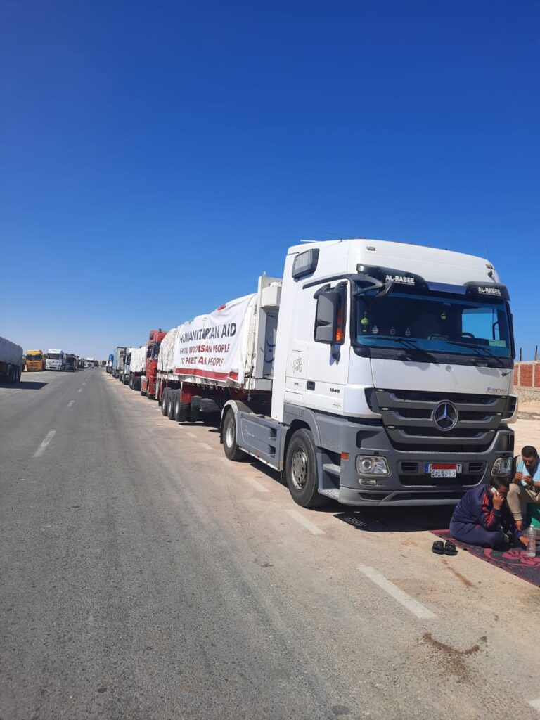 Truk Bantuan Obat-obatan dan Bahan Medis MER-C menuju perbatasan Rafah, Gaza, Palestina. (Foto: MER-C)